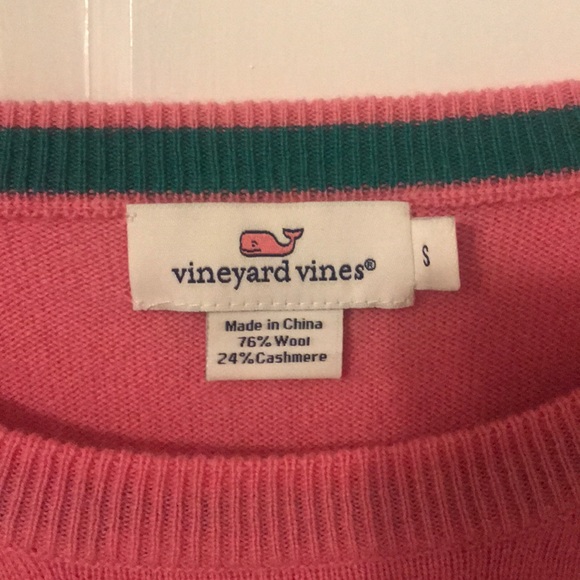 Vineyard Vines sweater - Picture 2 of 2